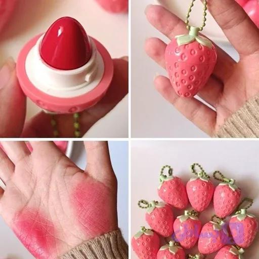 چارم رژ لب توت فرنگی آویز دار کیوت فانتزی پینترستی بوی پاستیلی توت فرنگی دست کلید دار صورتی بالم قرمز آویز کیف جاسویچی