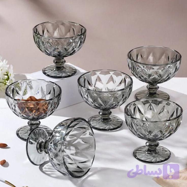 بستنی خوری