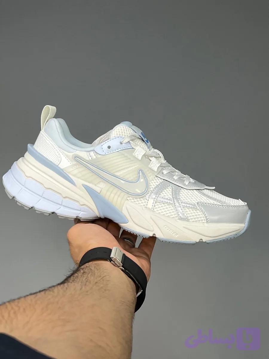 نایک وی تو کی سفید ابیNike v2k run کد 102