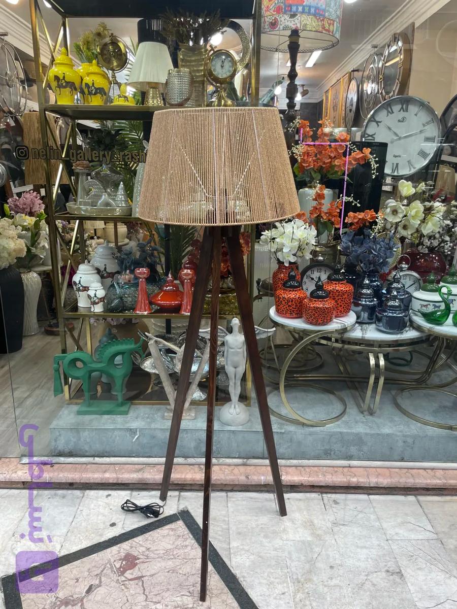 آباژور سالنی سه پایه ثابت با شیدرافیا