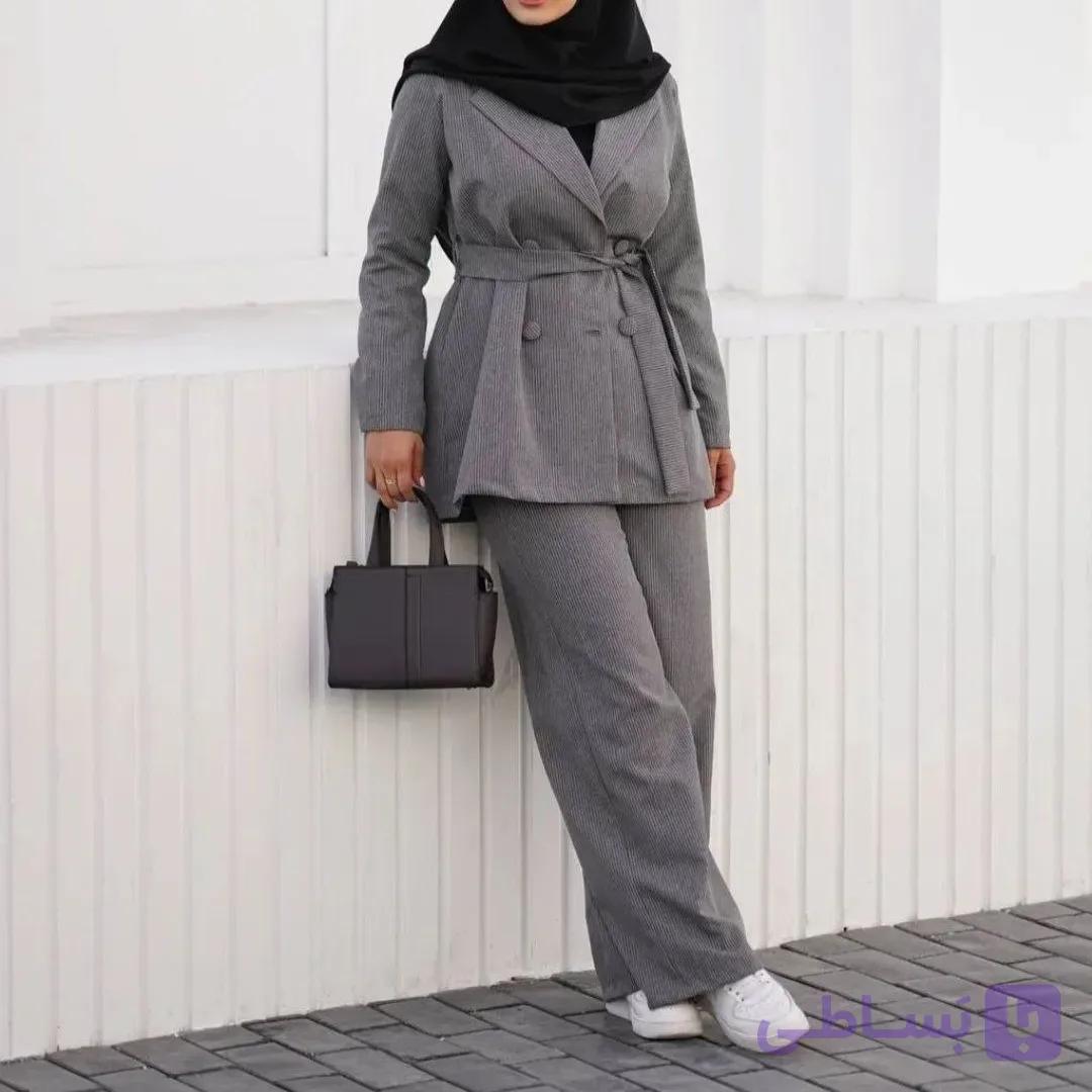 کت شلوار زنانه دیپلمات پرشیا مدل خوشه رنگ مشکی طوسی سورمه ای