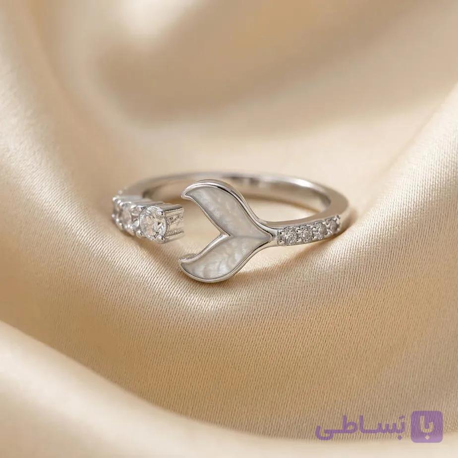 انگشتر طرح دم وال دوطرفه نگین‌دار