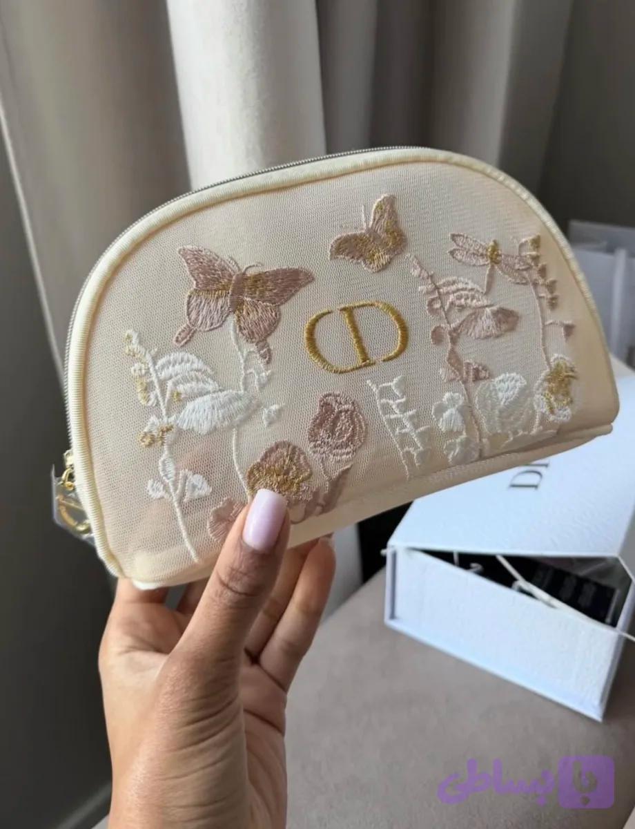 کیف میکاپ دیور مدل گلدوزی dior bag