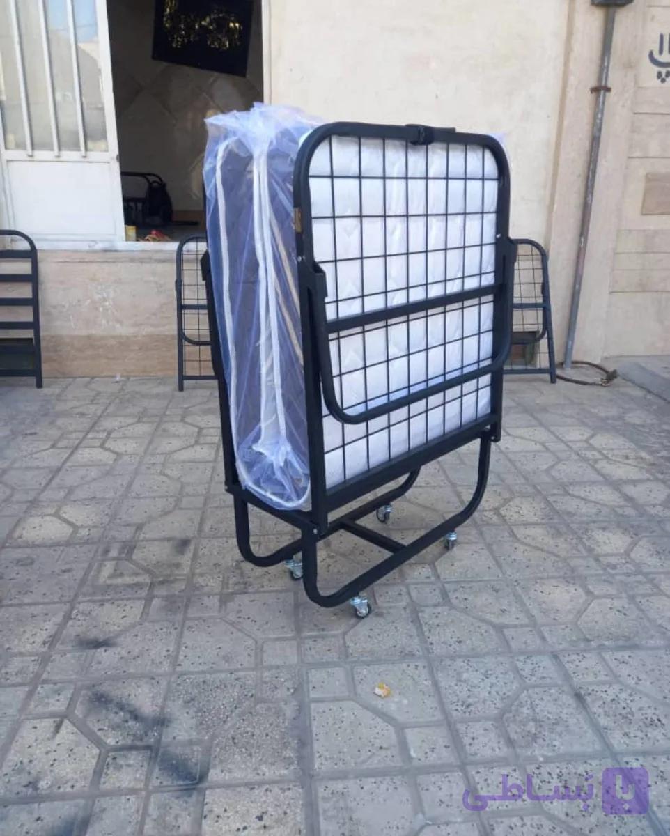 تخت تاشو فلزی هتلی چرخدار دونفره همراه با تشک طبی اسفنج — تصویر 1