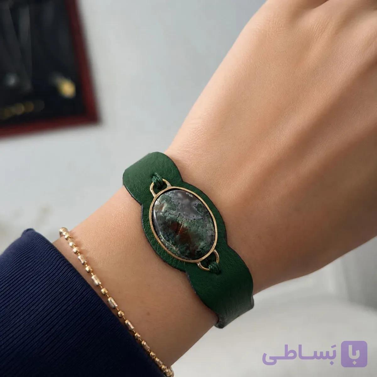 خرید دستبند چرم طبیعی سبز با سنگ عقیق شجر 💚 | تیما