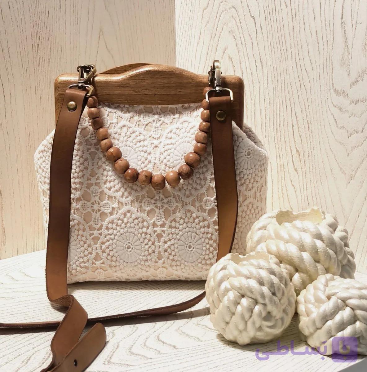 کیف مشکی طرح چوب کلاسیک