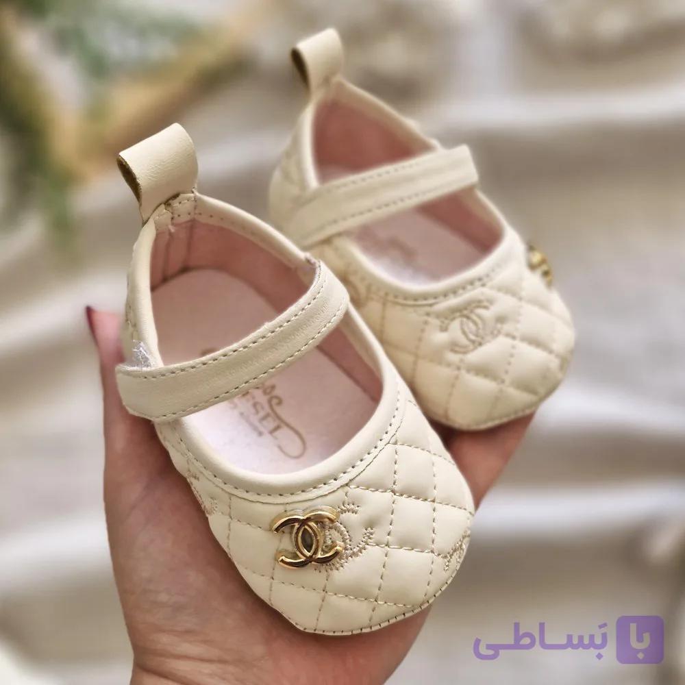 پاپوش نوزادی دخترانه شنل وارداتی کرم — تصویر 1