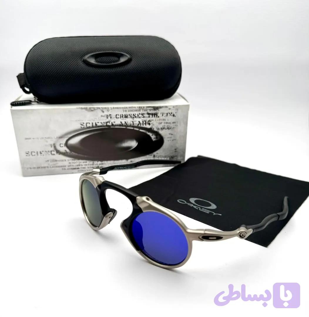 عینک آفتابی Oakley مدل Madmax — تصویر 1