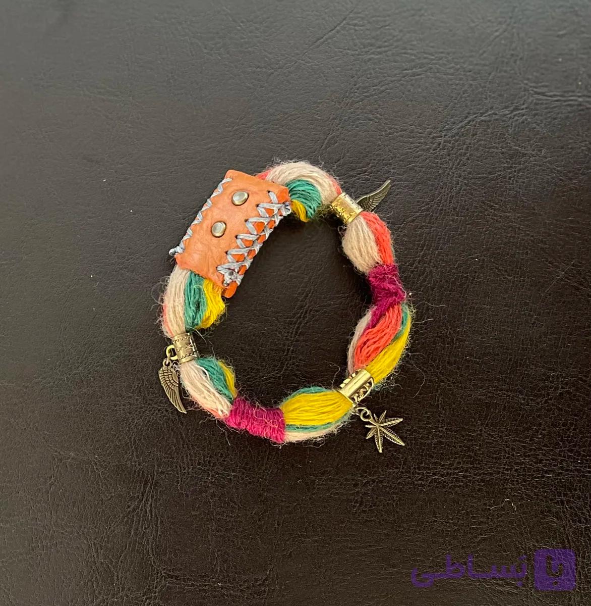 دستبند ترکیبی نخ و چرم — تصویر 1