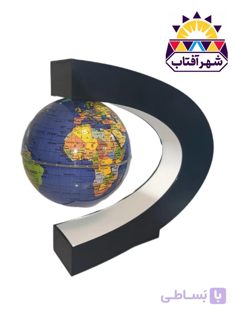 کره زمین معلق و چراغ خواب — تصویر 1