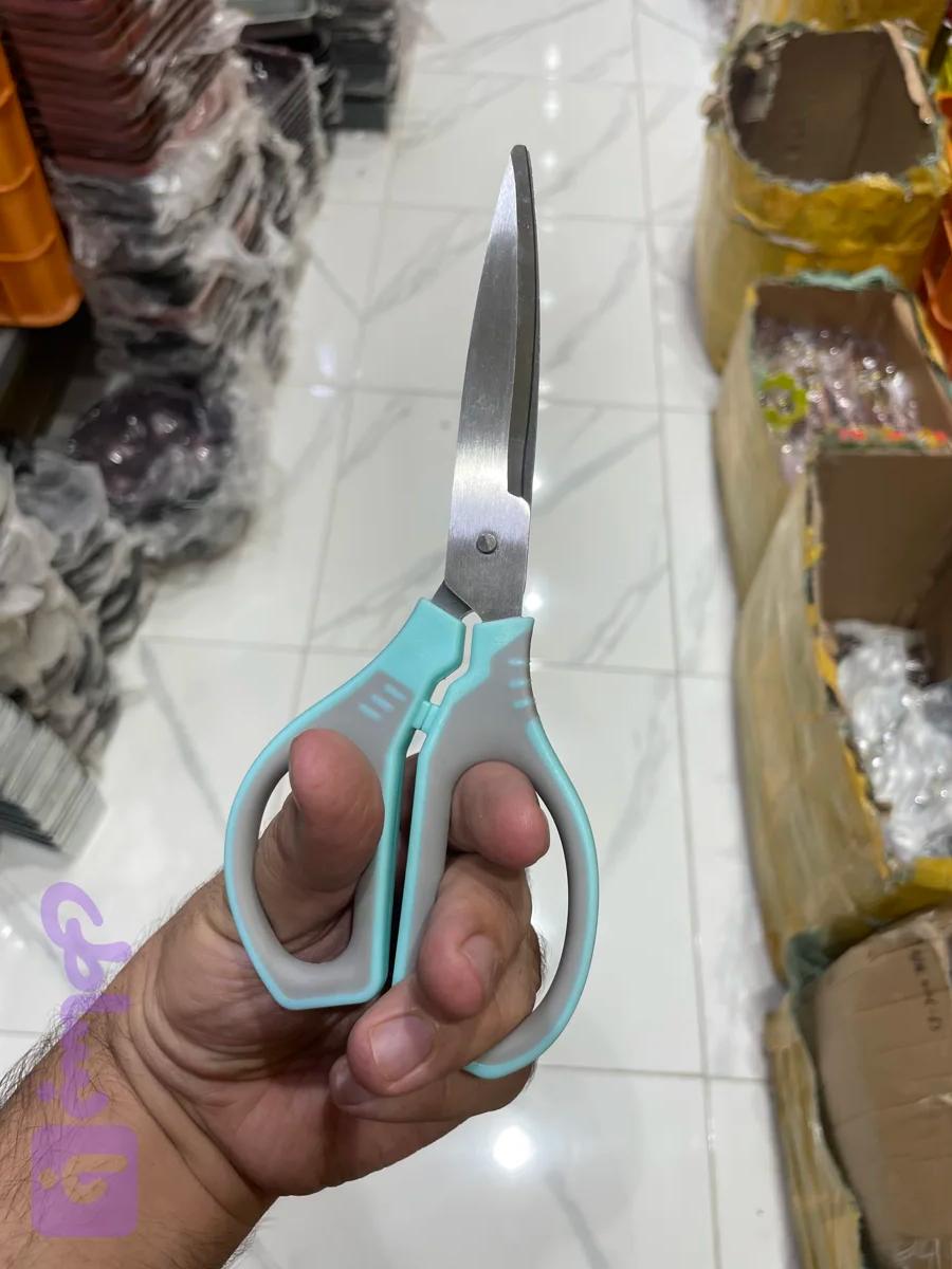 قیچی خیاطی و آشپزخانه