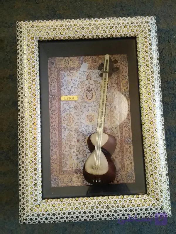 ماکت سه تار قاب شده