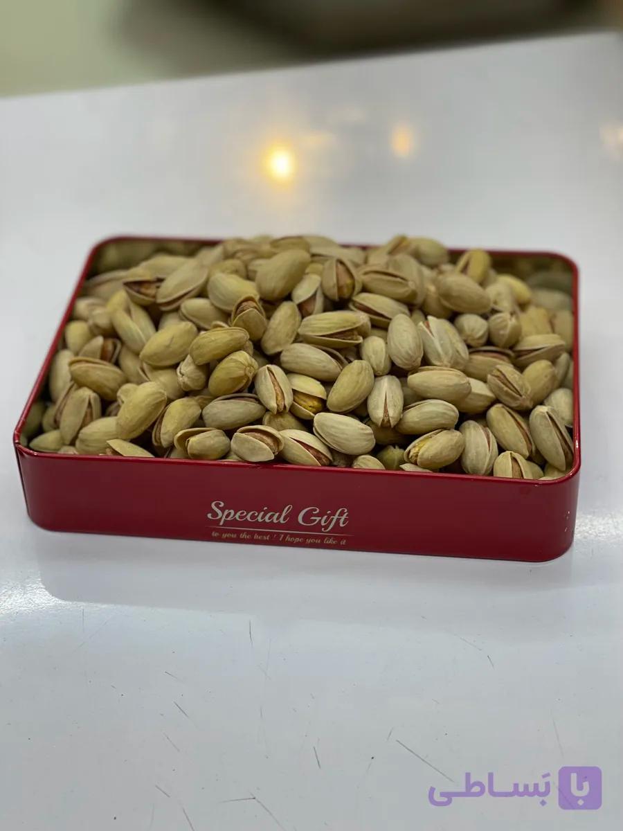پسته اکبری لب ماتیکی