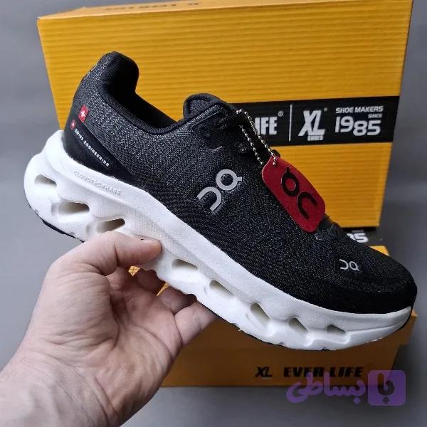 کتونی ان رانینگ کیوسی مردانه و زنانه(on running Qc) مشکی سفید xl — تصویر 1