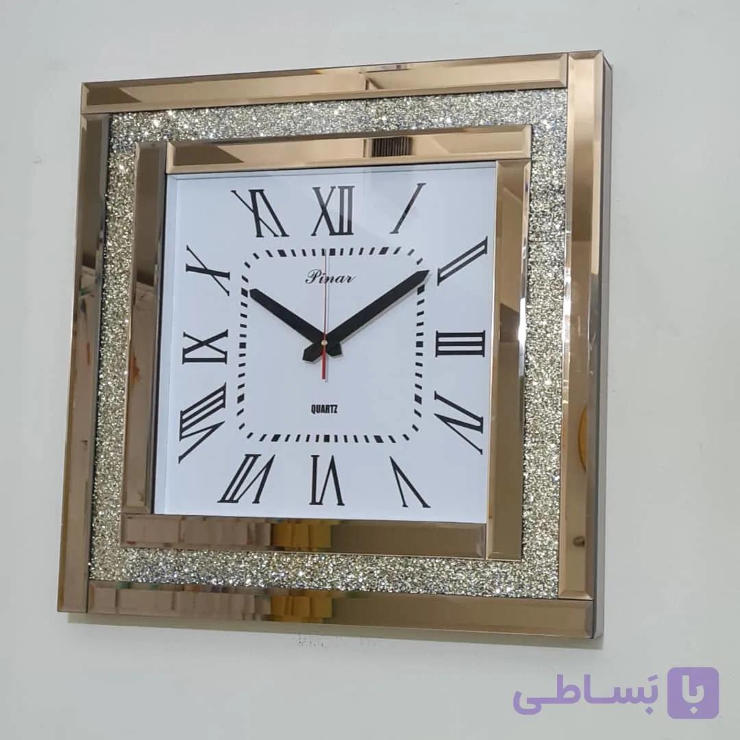 ساعت دیواری آینه ای نگین دار مربع مدل لوکس بسیار زیبا و جذاب در دو رنگ مختلف برنز و نقره ای قطر 60 سانت - سایز ۶۰ در ۶۰ سانت / نقره ای