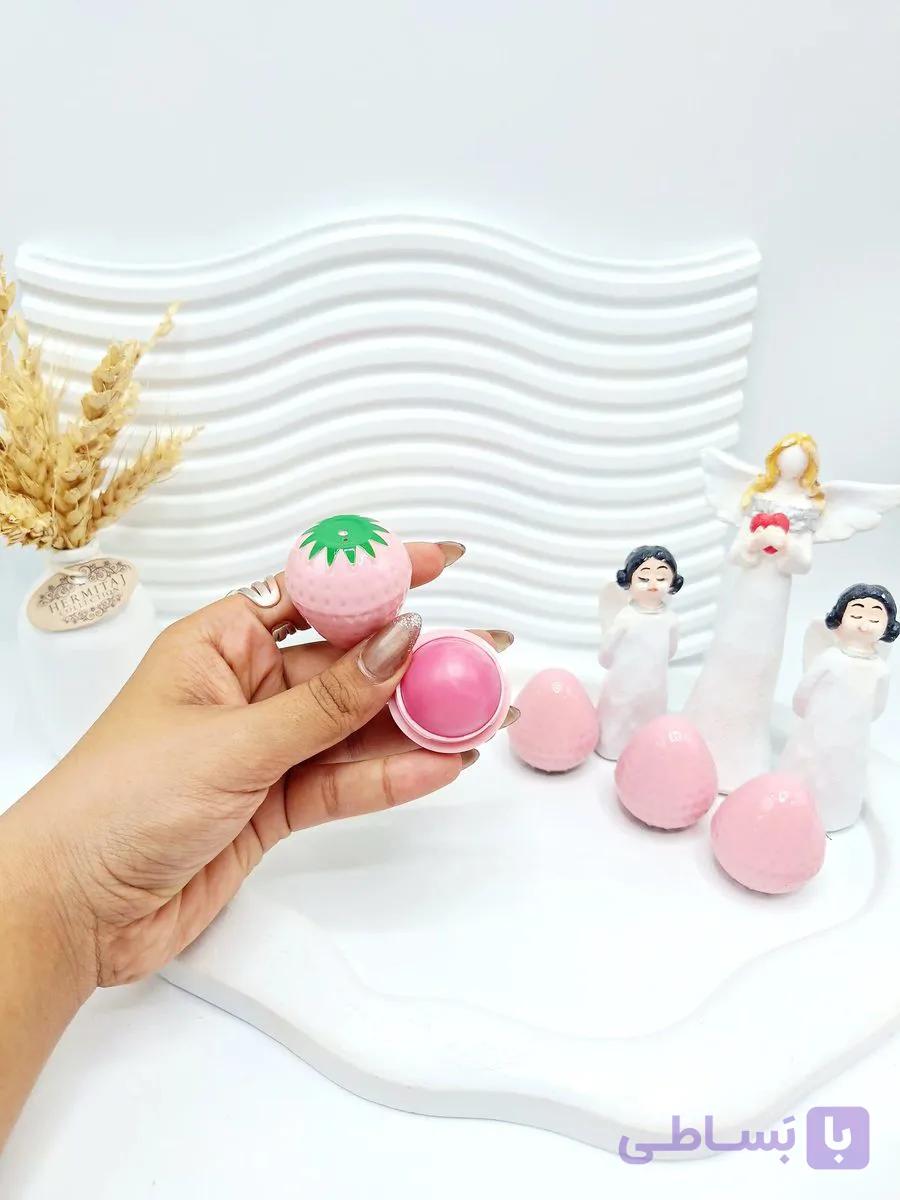 بالم لب طرح توت فرنگی صورتی خوشبو برند رومانتیک کد 8001 — تصویر 1