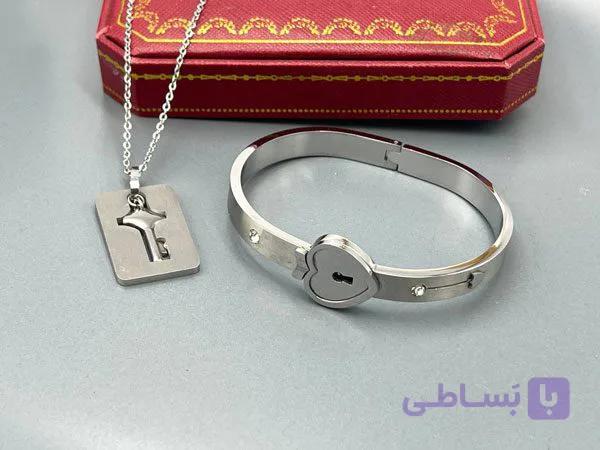 ست گردنبند و دستبند طرح عشق — تصویر 1