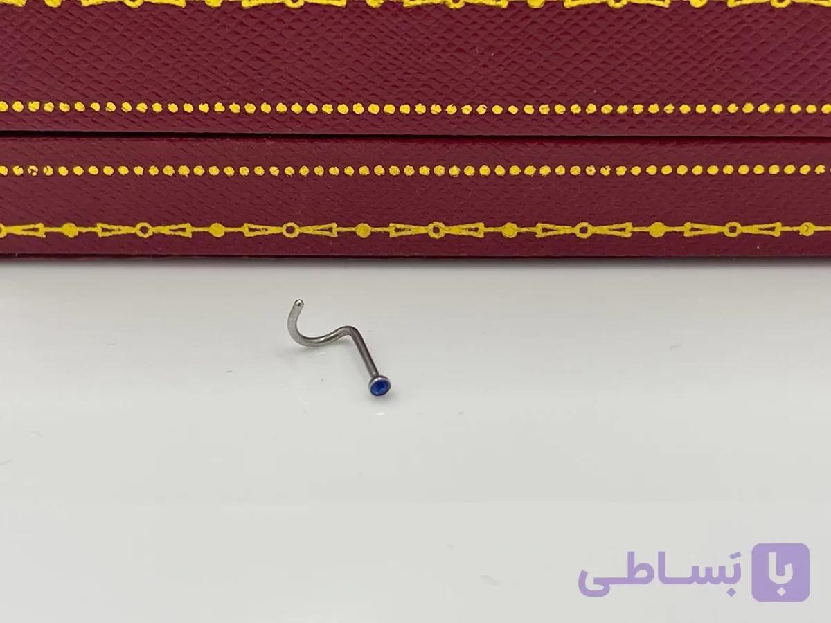 پیرسینگ بینی مثلث نگین دار