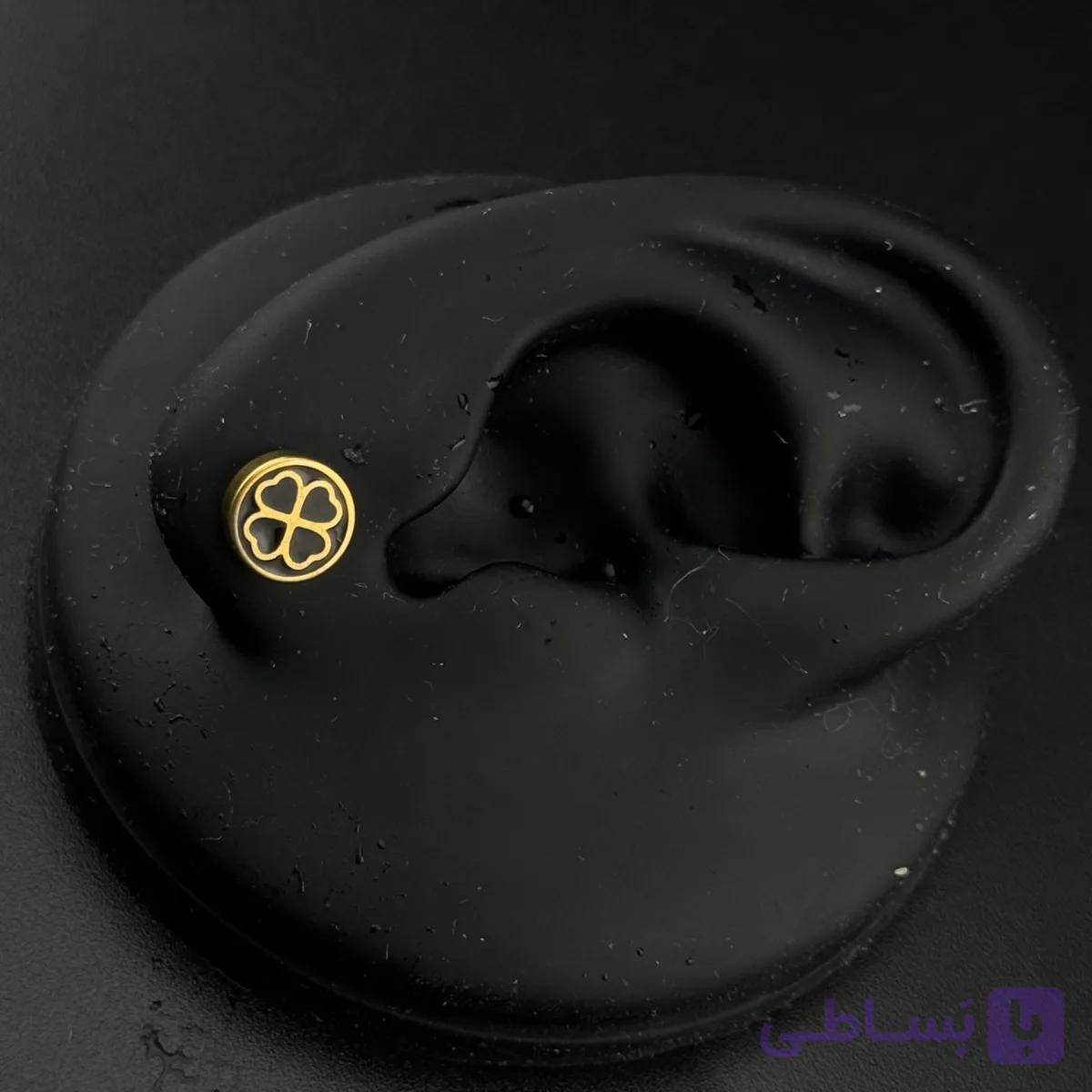 پیرسینگ طرح شبدر مینیمال — تصویر 1