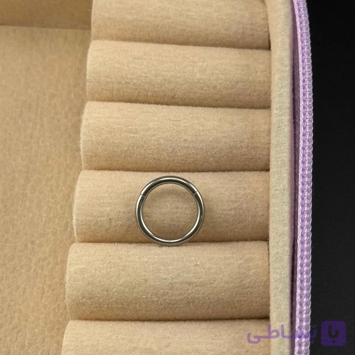 پیرسینگ گوش هلیکس سپتوم و دایث کوچک — تصویر 1