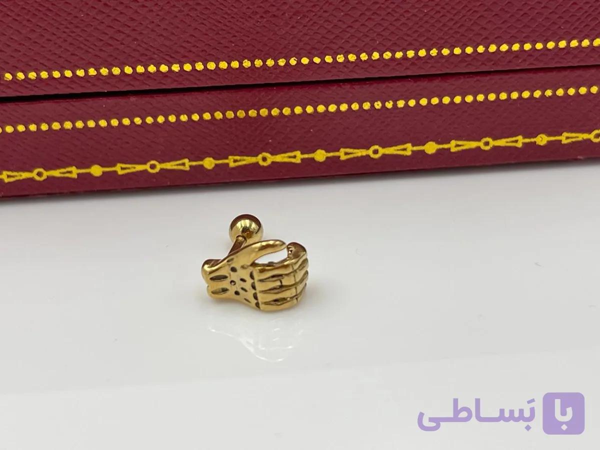 پیرسینگ گوش طلایی طرح دست — تصویر 1