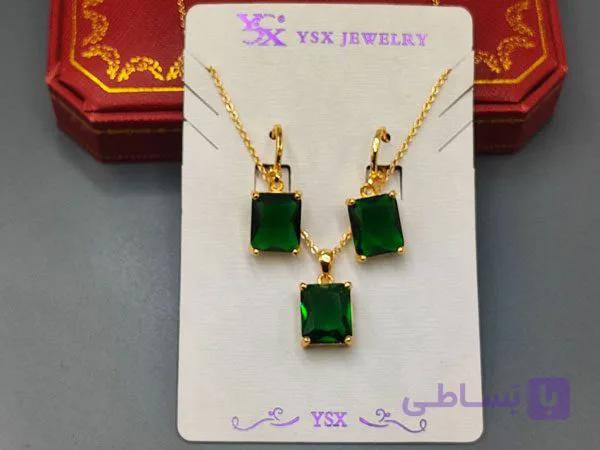 نیم ست گردنبند و گوشواره مربعی نگین سبز — تصویر 1