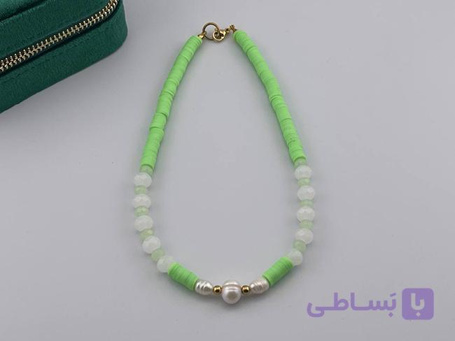 گردنبند سبز با مهره کاری و تک مروارید — تصویر 1
