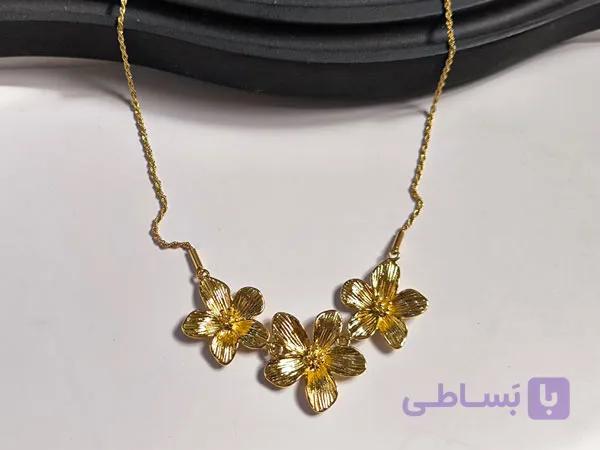 گردنبند طرح گل طلایی استیل — تصویر 1