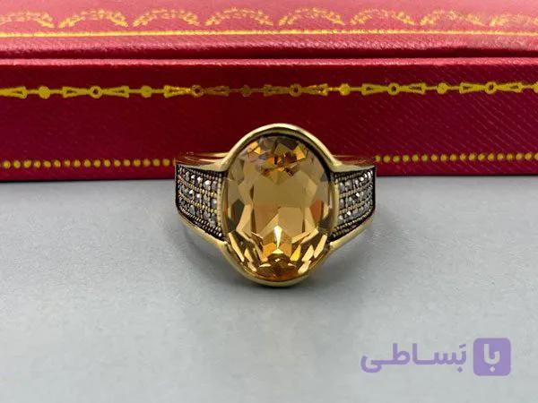 انگشتر مردانه نگین دار با رکاب عسلی — تصویر 1