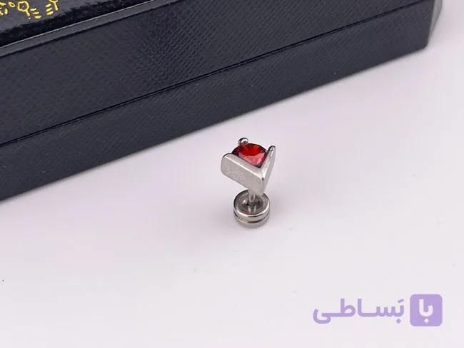 پیرسینگ گوش نگین قرمز — تصویر 1