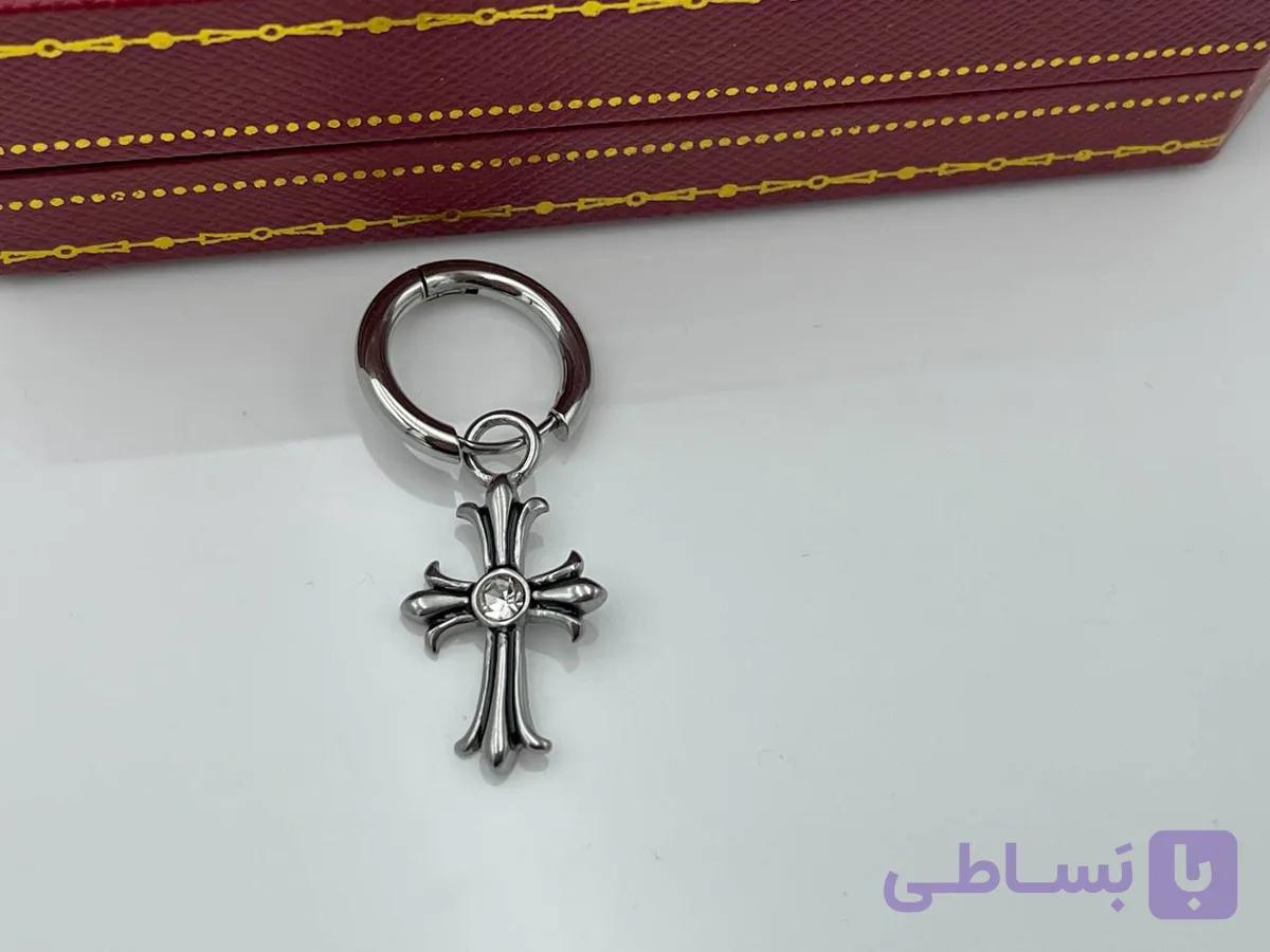 پیرسینگ گوش صلیب حلقه ای — تصویر 1