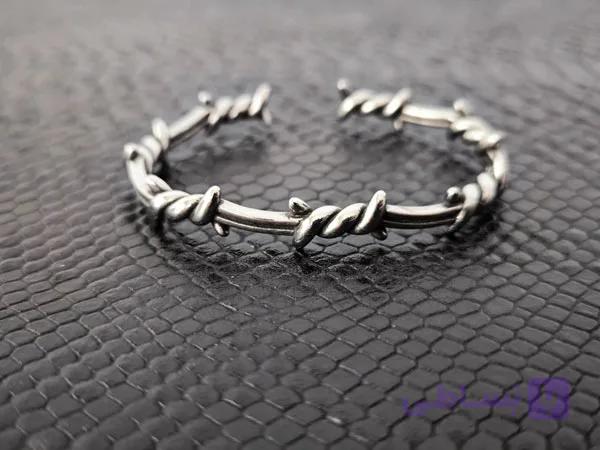 بنگل سیم خاردار مردانه خفن کد 10520 — تصویر 1