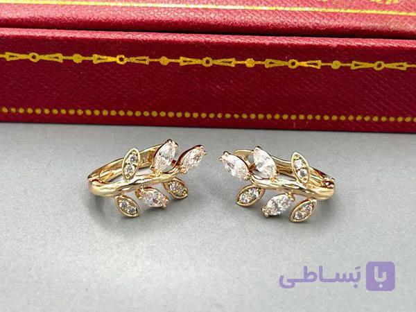 گوشواره میخی طرح برگ فول نگین — تصویر 1