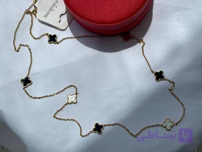 گردنبند سفید و مشکی ونکلیف — تصویر 1