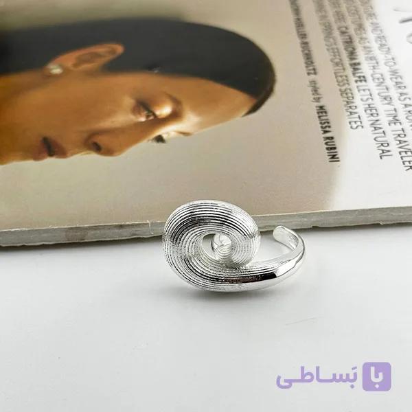 انگشتر نقره‌ای با طرح مارپیچ دوبل — تصویر 1