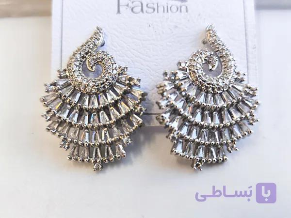 گوشواره مجلسی نگینی نقره ای استیل کد 10769 — تصویر 1
