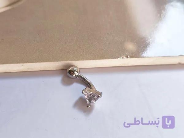 پیرسینگ ناف ظریف نگین مثلثی — تصویر 1