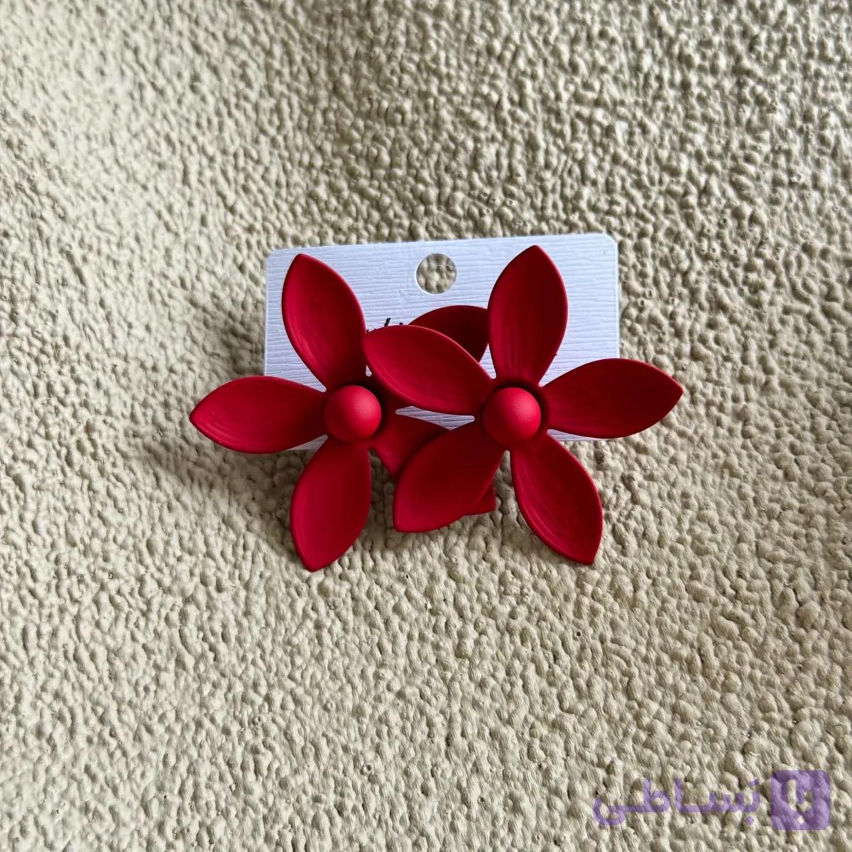 گوشواره گل قرمز یلدایی با طراحی شیک و مدرن — تصویر 1