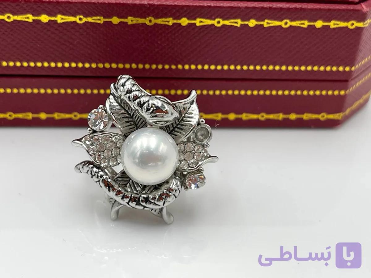 انگشتر مروارید و مار خاص