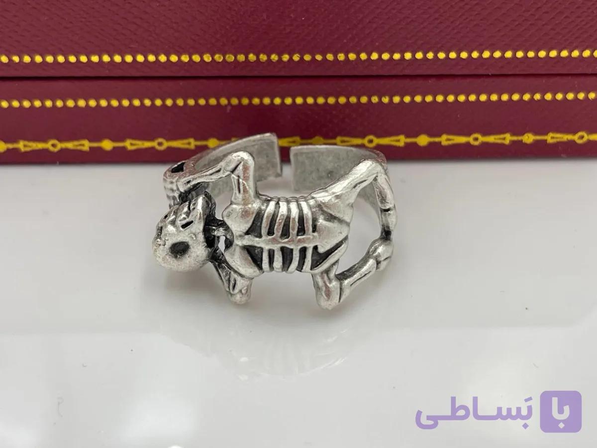 انگشتر ورشو طرح اسکلت خوابیده فری — تصویر 1