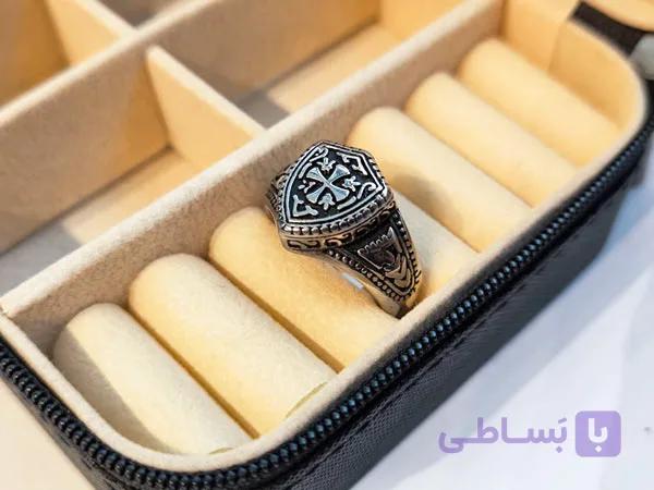 انگشتر طرح شوالیه نقره ای — تصویر 1