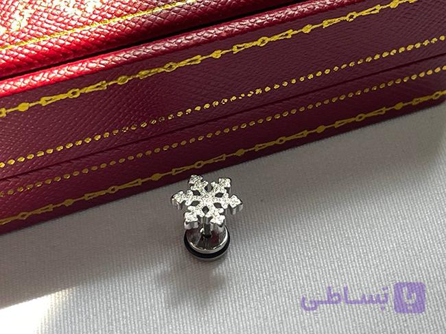 پیرسینگ گوش طرح دانه برف