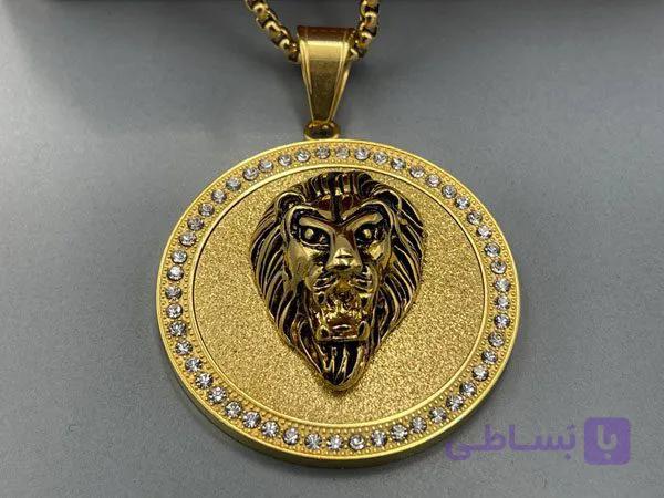 گردنبند ورساچه طرح شیر برجسته — تصویر 1