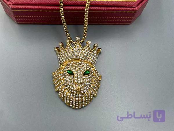 گردنبند طرح شیر با تاج پادشاهی — تصویر 1
