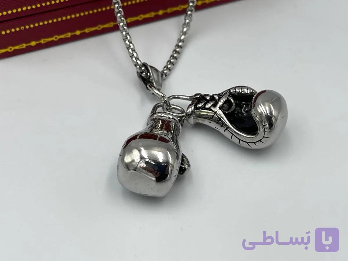 گردنبند دستکش بوکس نقره ای — تصویر 1