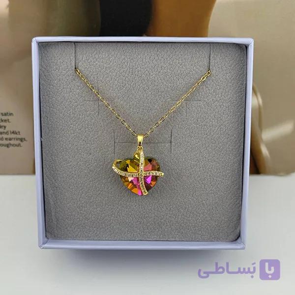 گردنبند طلایی طرح قلب با نگین‌ چندرنگ — تصویر 1