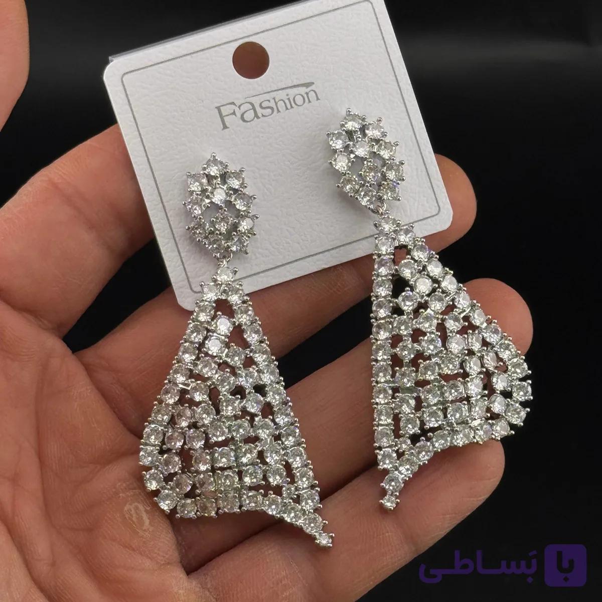گوشواره مجلسی بزرگ طرح مثلثی تمام‌نگین — تصویر 1