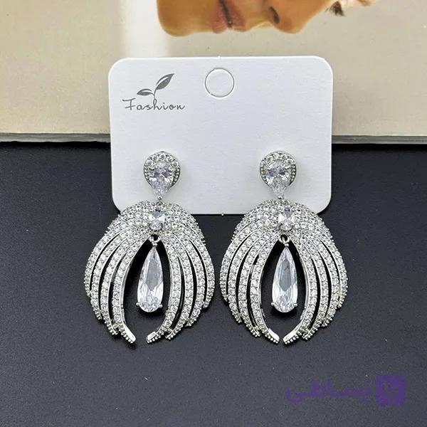 گوشواره لوکس گل غنچه‌ای نگین‌دار بلند — تصویر 1
