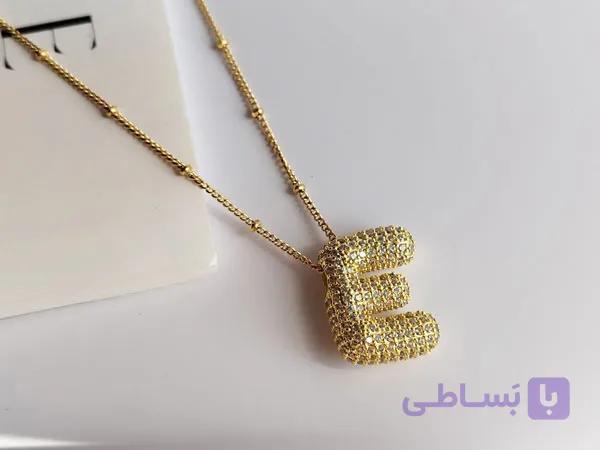 گردنبند حرف E نگین دار شیک — تصویر 1