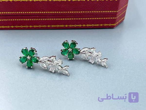 گوشواره طرح گل و برگ سبز نگین کاری — تصویر 1